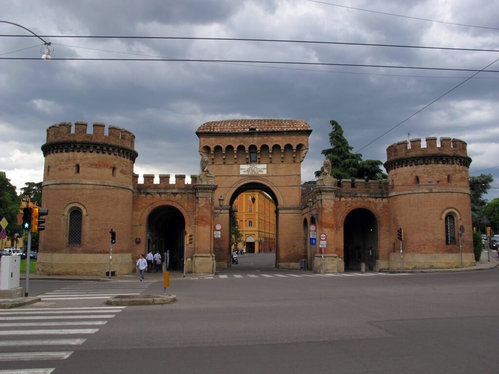 porta cittadina di Bologna