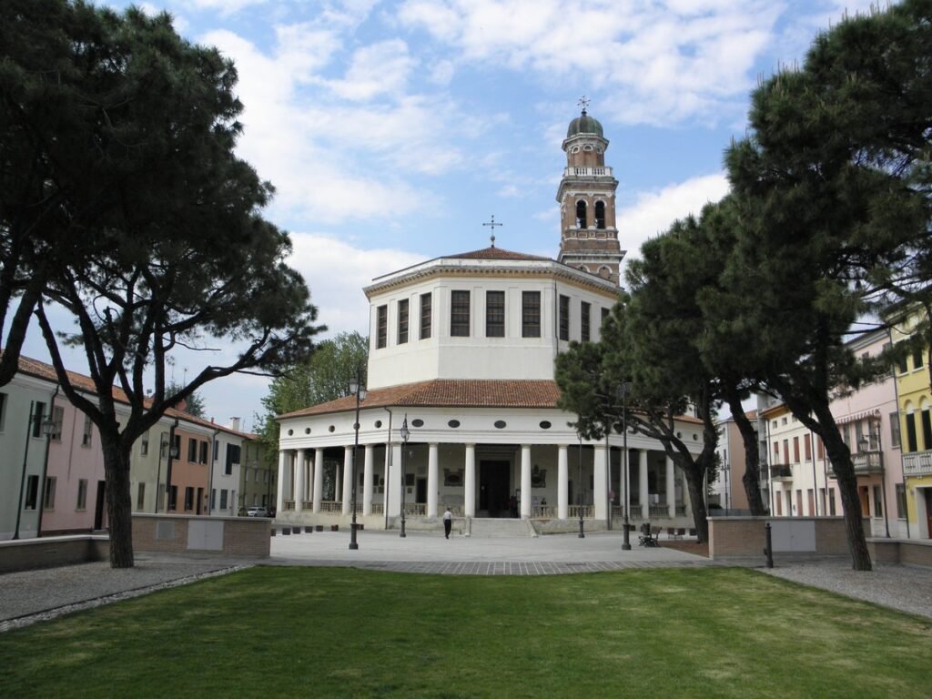 edificio religioso a Rovigo