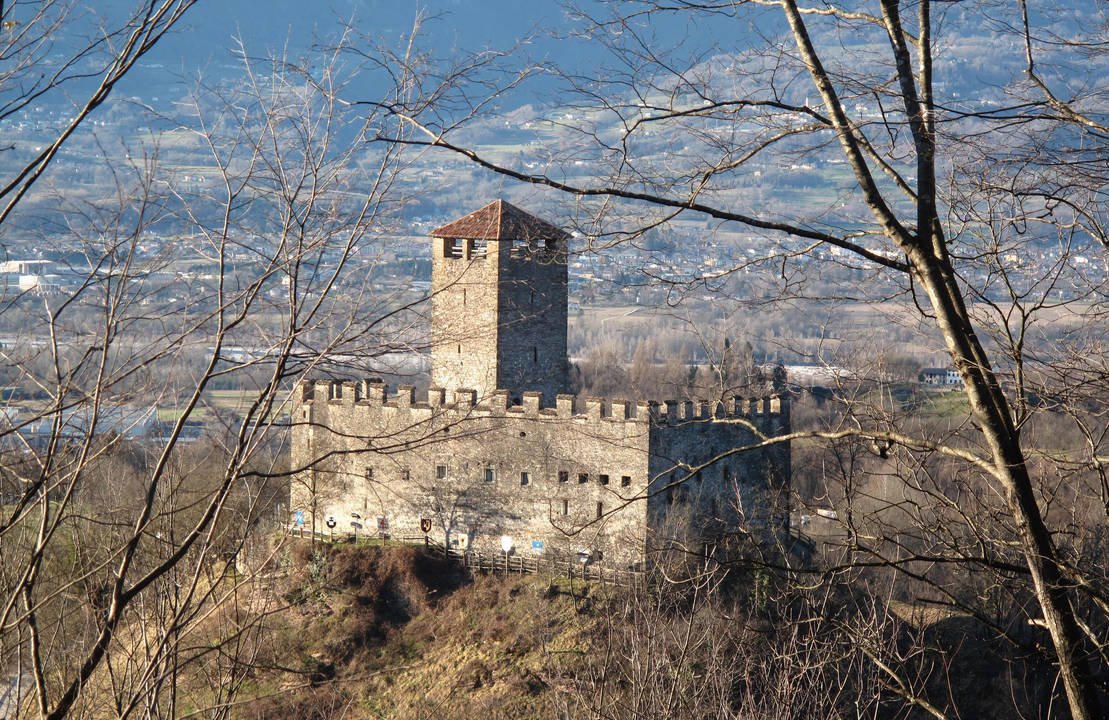 Copertina itinerario Burg Zumelle: Mittelalterliche Festung mit Blick auf die Dolomiten und historischen Nachstellungen