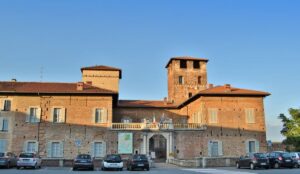 castello visconteo di Fagnano Olona, sede del comune e degli uffici comunali
