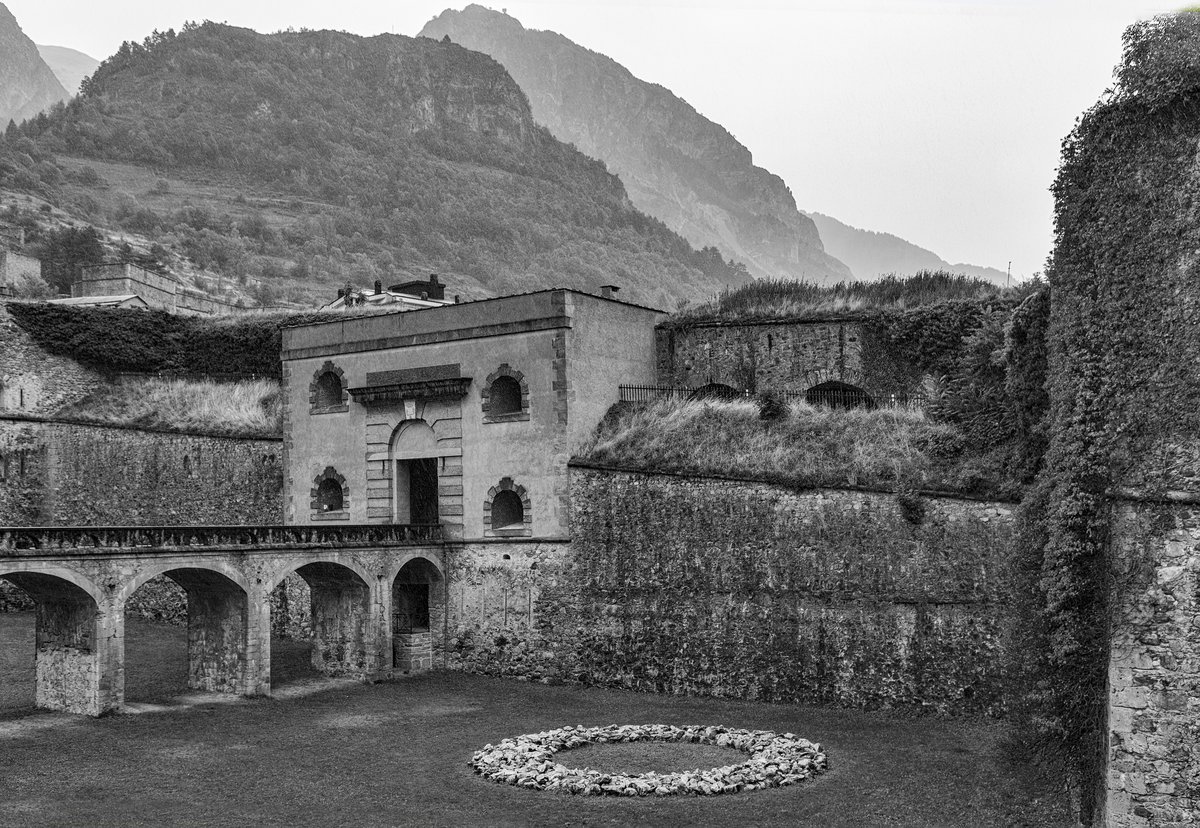 Copertina itinerario Fuerte de Vinadio: fortaleza del siglo XIX con 1.200 metros de galerías y exposiciones