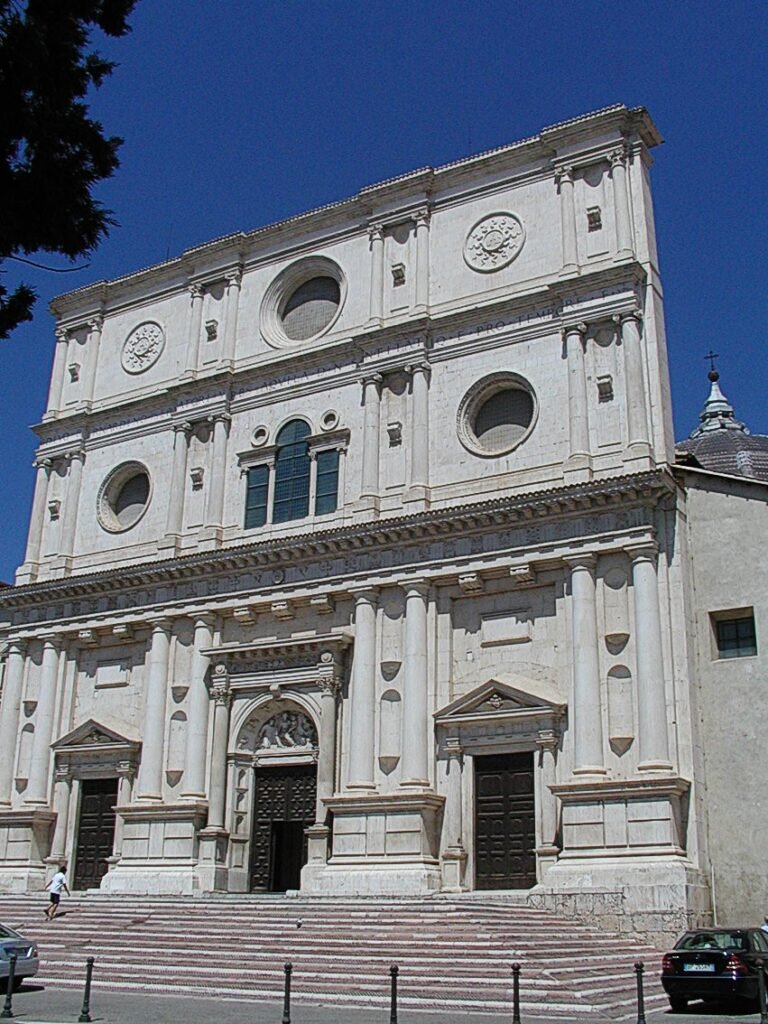 edificio religioso dell'Aquila