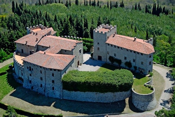 قلعة مونتجوفي