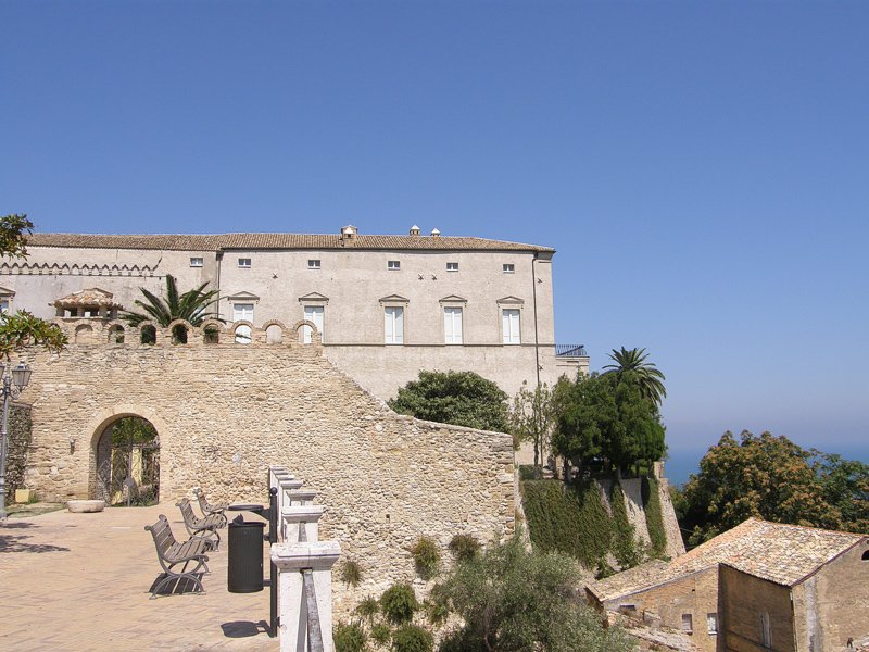 قصر دافالوس