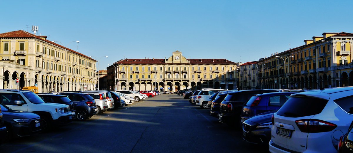 Piazza Giuseppe Garibaldi