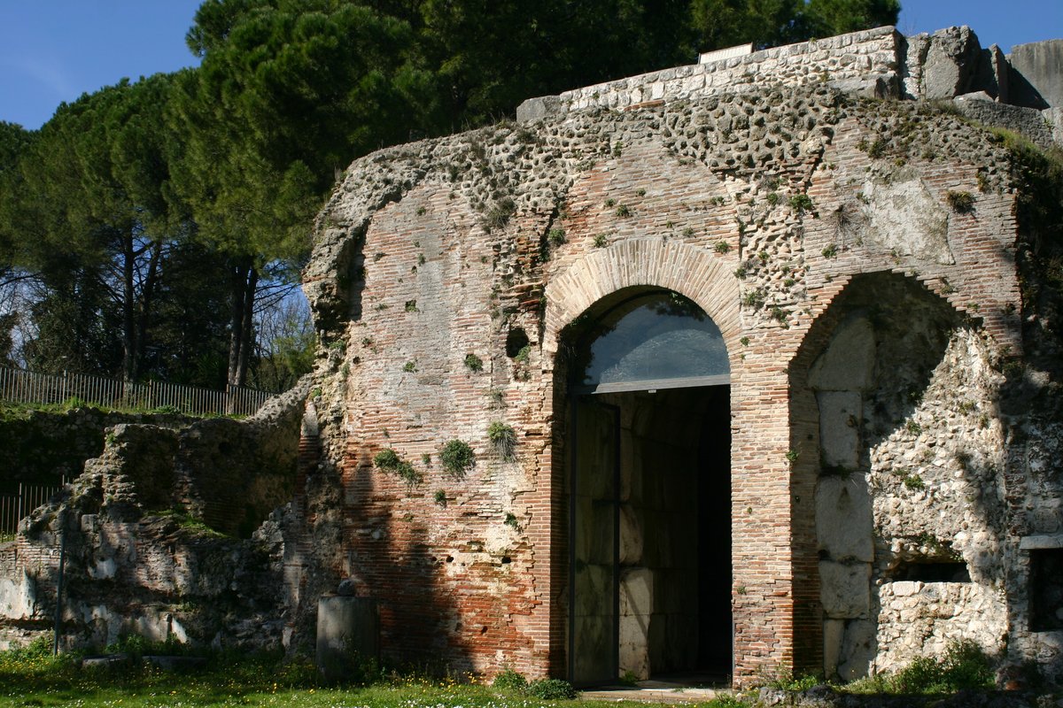 Mausoleum of Ummidia Quadratilla