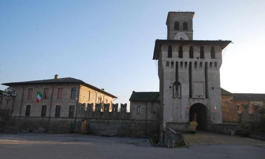 castello nel comune di Redondesco