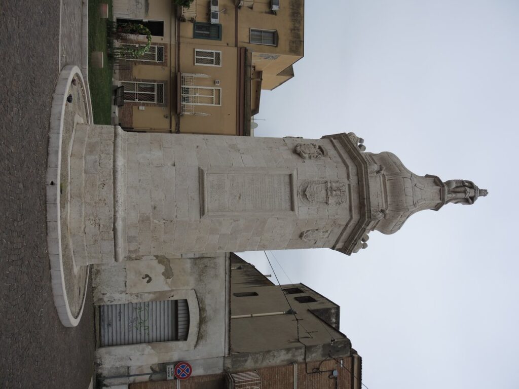 antico monumento posto alla fine del tratturo L'Aquila-Foggia a Foggia, Italia