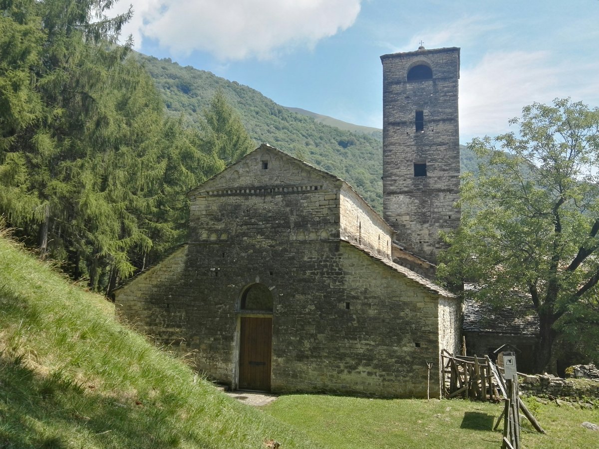 Iglesia de San Benito en Val Perlana