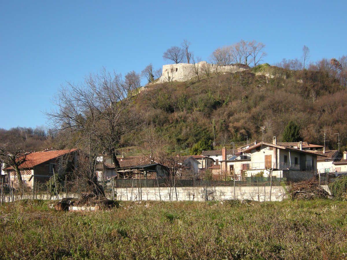 Copertina itinerario 平扎诺城堡：中世纪遗迹与塔利亚门托河360度全景