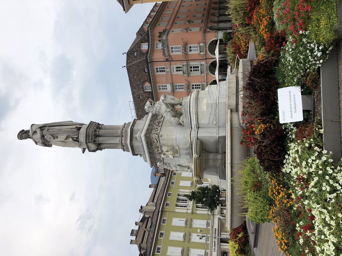 Statue of Walther von der Vogelweide - Walther-von-der-Vogelweide-Denkmal