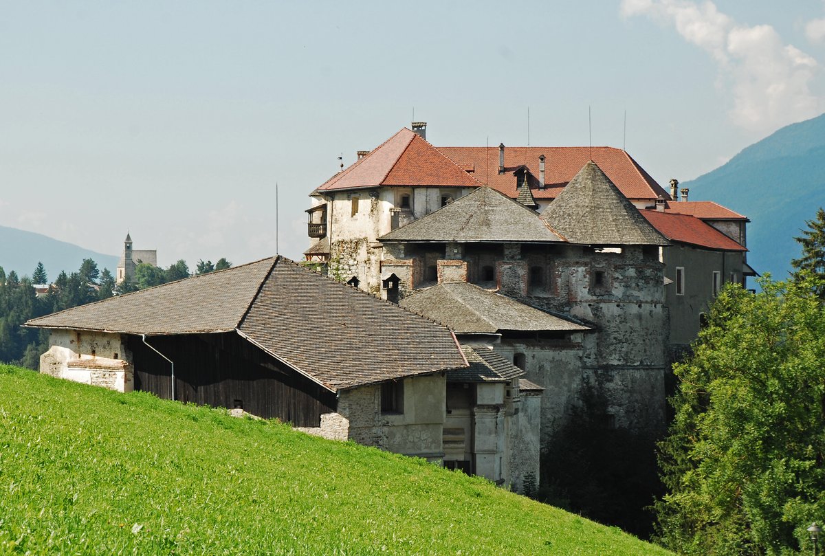 Copertina itinerario Château Rodengo : fresques médiévales d'Iwein et panoramas sur la vallée de Pusteria