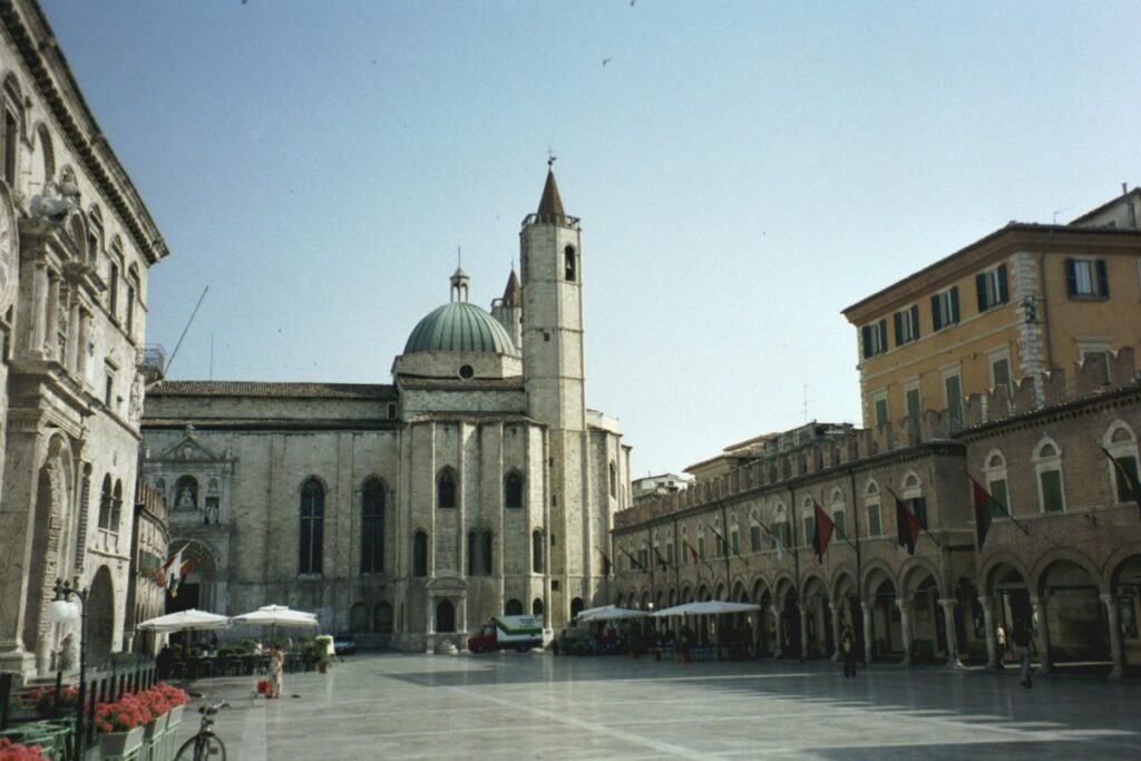 piazza di Ascoli Piceno
