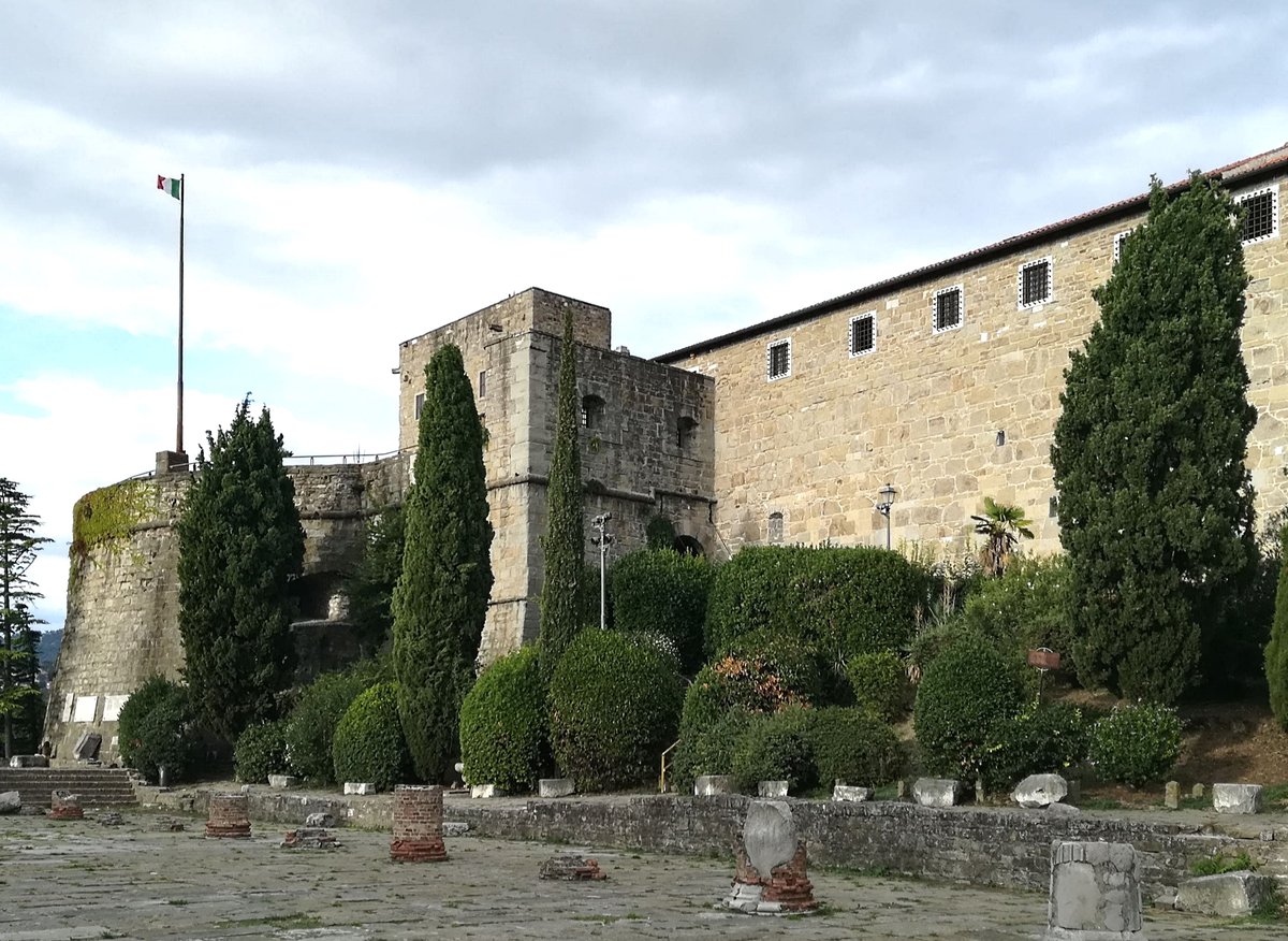 Copertina itinerario Castello di San Giusto: Stadtmuseum und Panoramablick auf den Golf von Triest