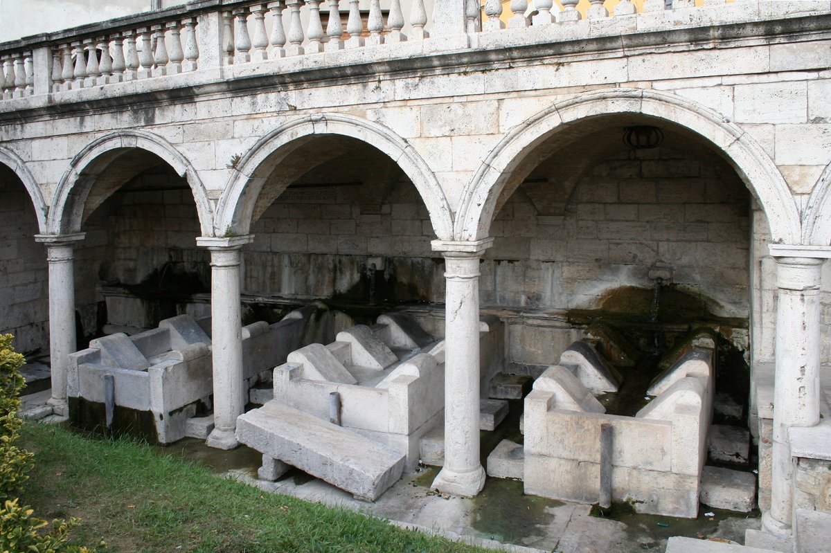 نبع القديس إميديوس (المغسلة العامة)