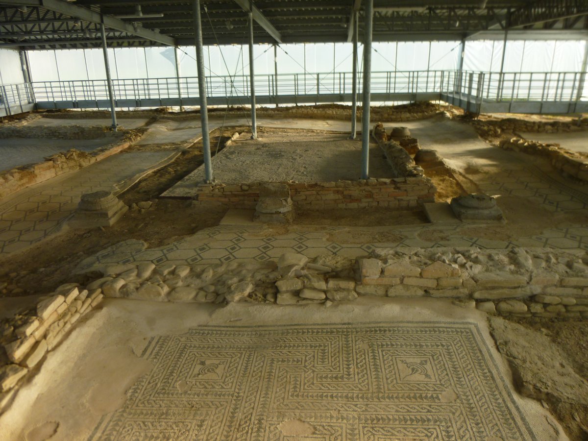 Copertina itinerario Domus del Mito: mosaicos romanos policromos del siglo I en Sant'Angelo in Vado