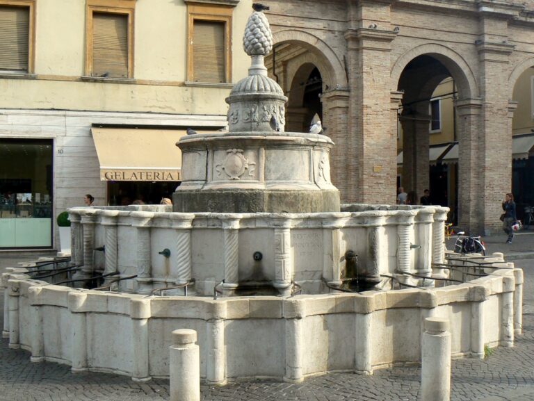 fontana di Rimini