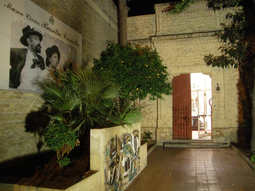 Copertina itinerario Museo Civico Basilio Cascella Pescara: arte abruzzese tra ceramiche e stampe