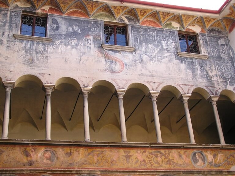 palazzo sito nel comune italiano di Teglio (SO)