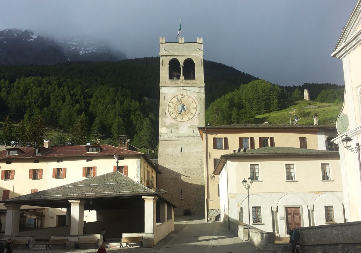 Copertina itinerario Torre Civica a Bormio: storia, panorama e consigli