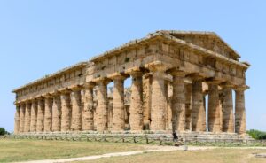 antico tempio greco del sito archeologico di Paestum, Italia