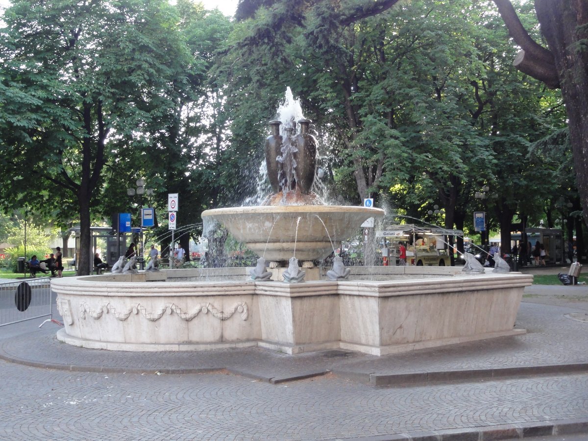 Frog Fountain - Froschbrunnen