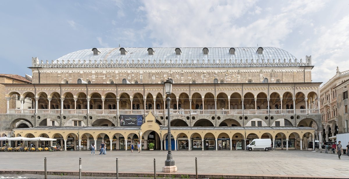 Piazza dei Frutti