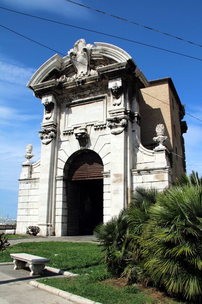 porta monumentale della città Ancona