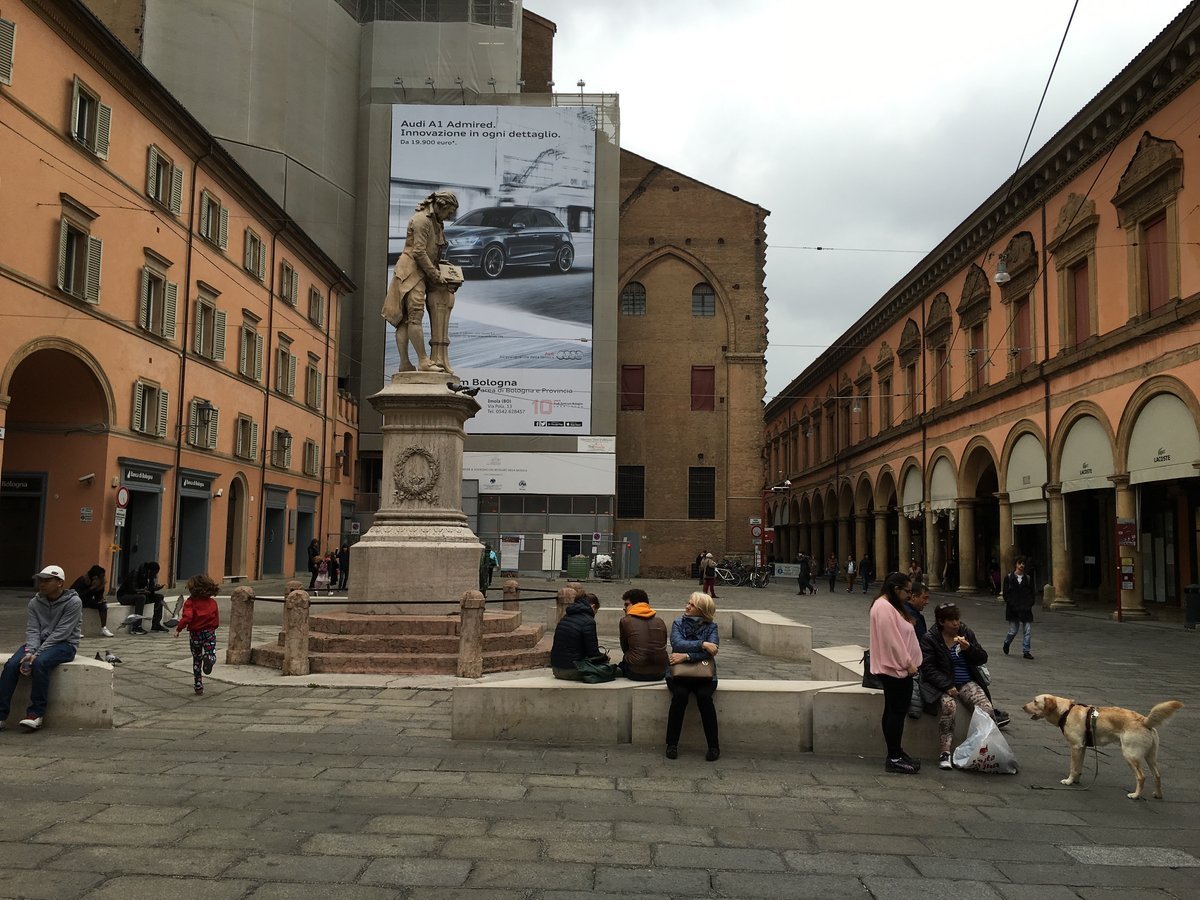 Piazza Galvani