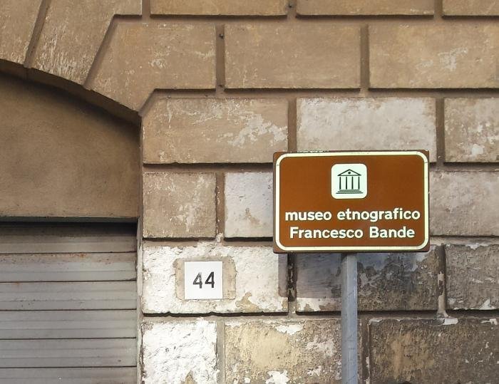 Musée ethnographique - F. Bande