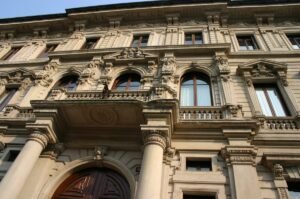 palazzo storico di Milano