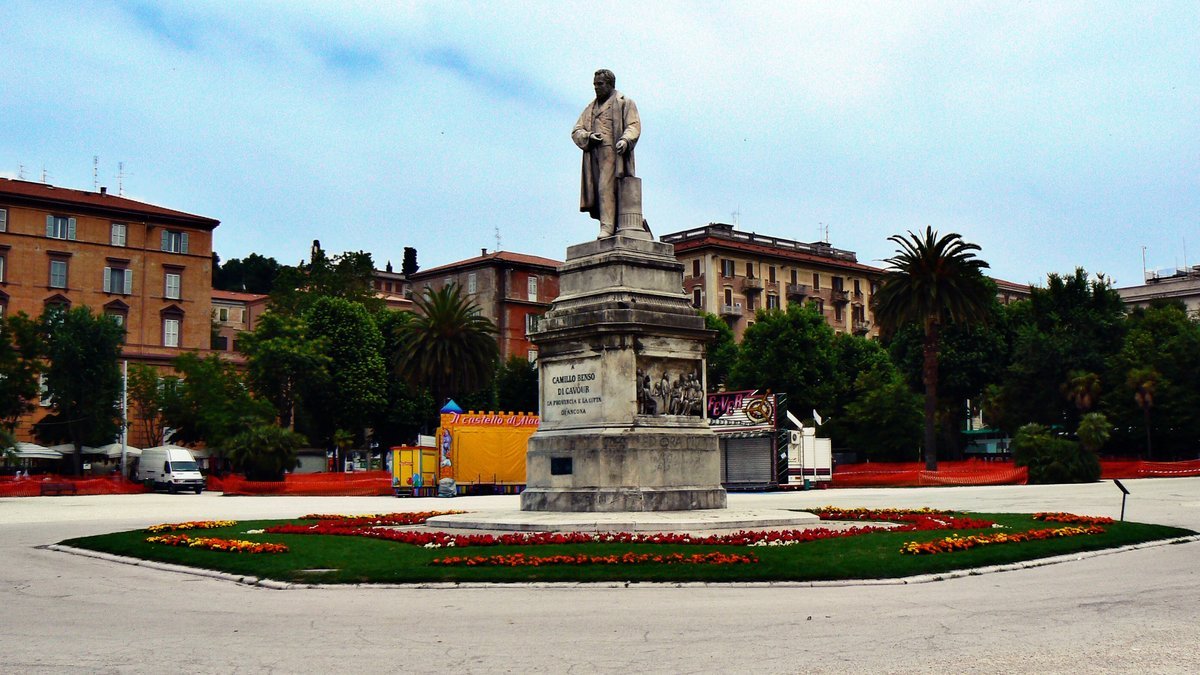 Piazza Camillo Benso Conte di Cavour