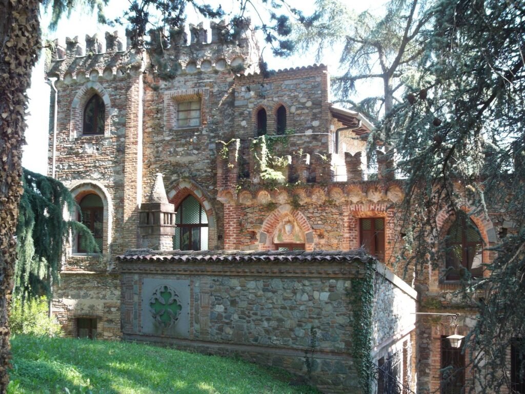 castello a Monguzzo