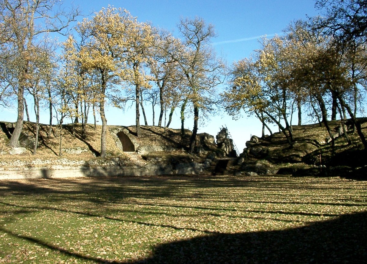 Anfiteatro romano di Urbis Salvia